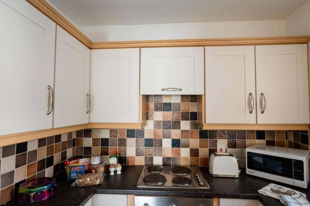 New Street Corner Apartment *